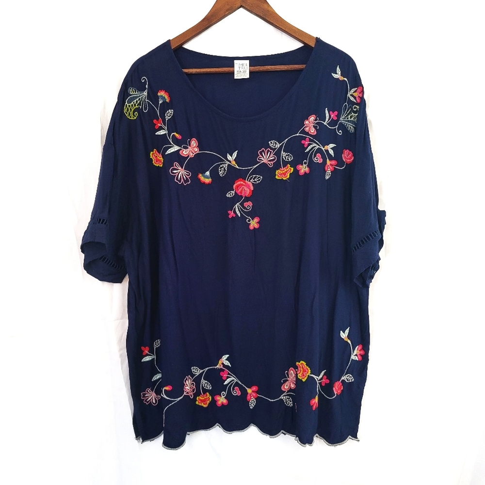 Blue floral embroidery top Size XXL-C